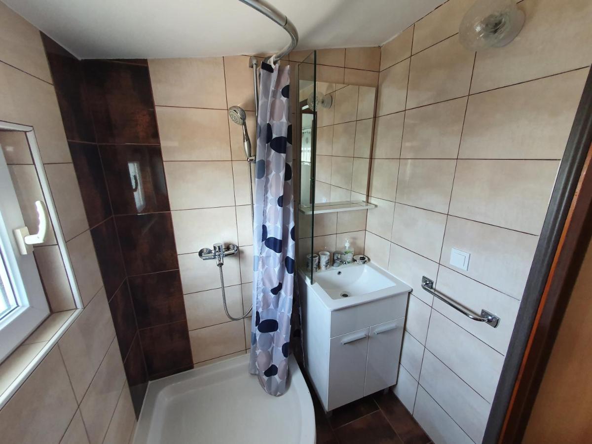 Apartmani Deak Vir Exteriör bild