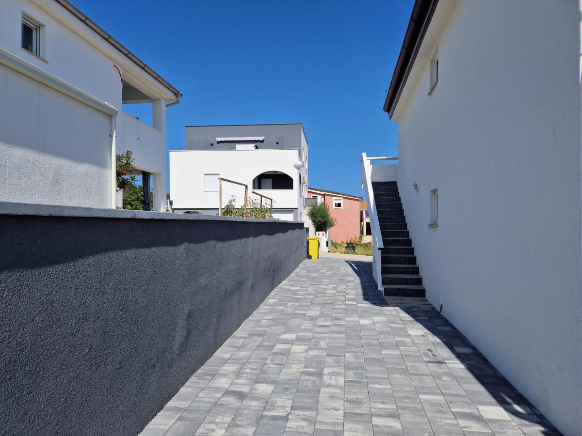 Apartmani Deak Vir Exteriör bild
