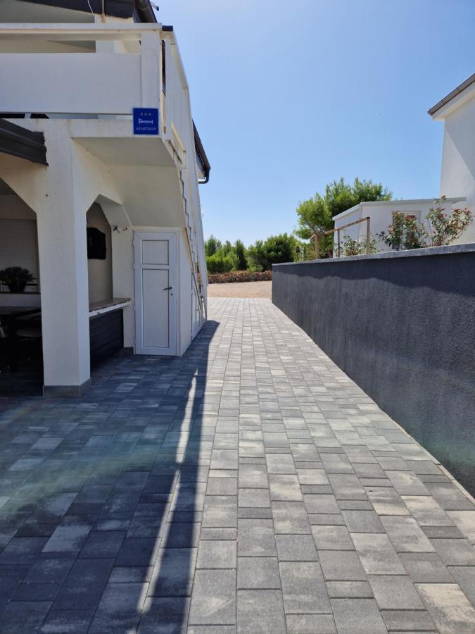 Apartmani Deak Vir Exteriör bild