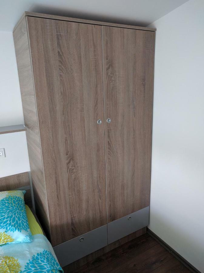 Apartmani Deak Vir Exteriör bild